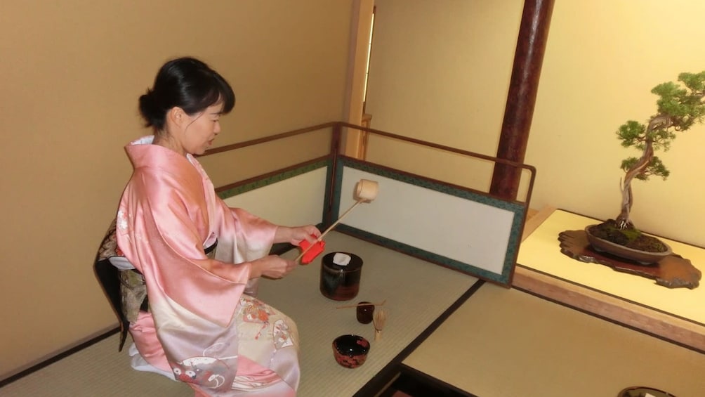 Tokyo Tea Ceremony Experience or Wearing Kimono at Bonsai Museum