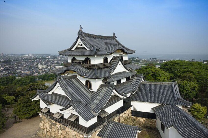 "< lunch 6 and
free walk >
Hikone Castle,
5 Konkicho,
Hikone, Shiga