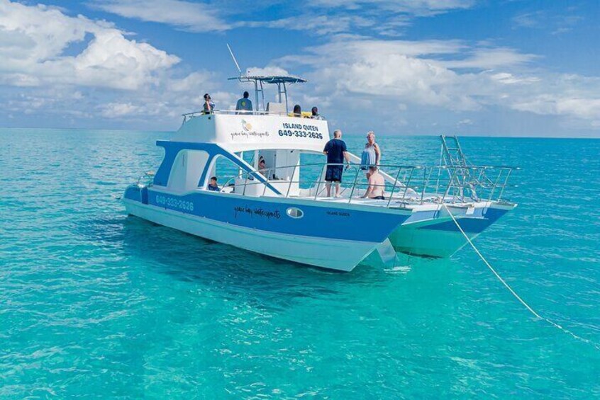 4 Hour Catamaran Group Tour in Turks and Caicos