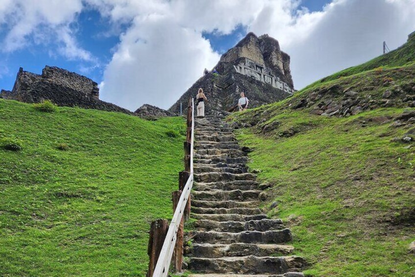 Xunantunich Mayan and Blue Hole Tour from Hopkins