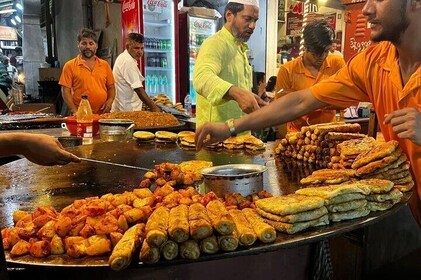 Taste of Mumbai: Street Food Tour & Vibrant Bazzars