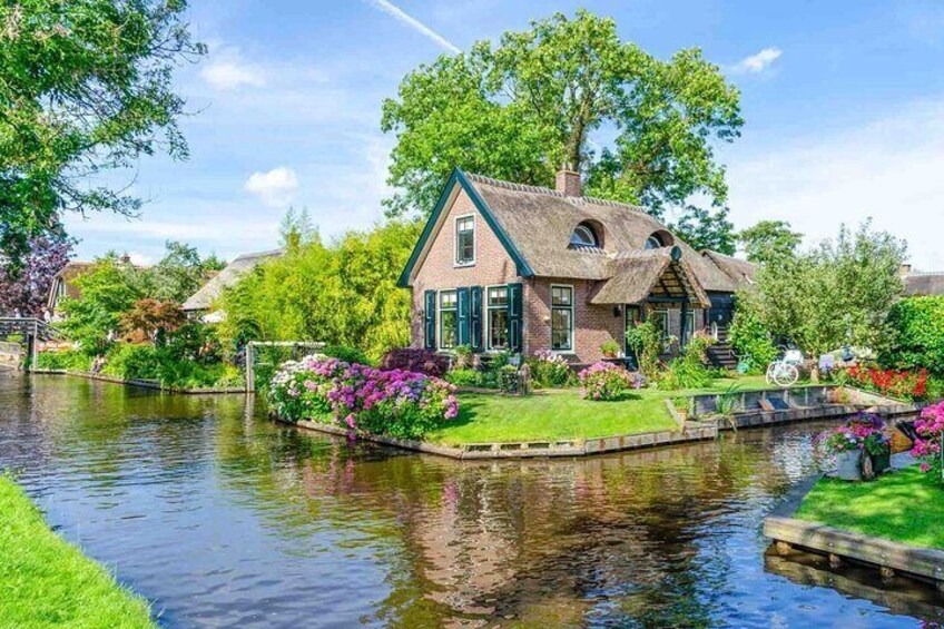 Private Tour to Giethoorn with Private Boat From Amsterdam