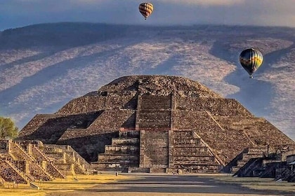 Magic Teotihuacan and Chocolate