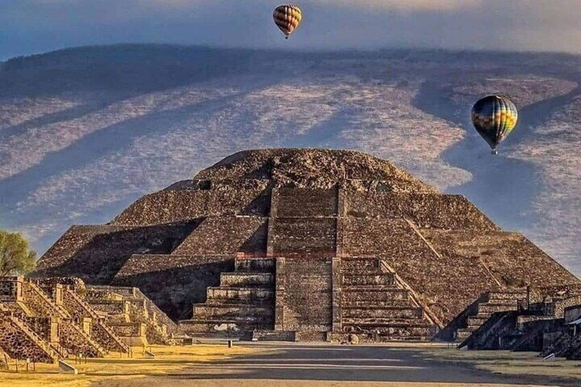 Private Tour in Teotihuacan with Chocolate Shop Visit 