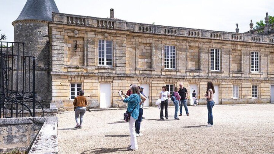 Saint-Émilion & Pomerol Wine Tour: Tastings, Lunch & WSET Guide