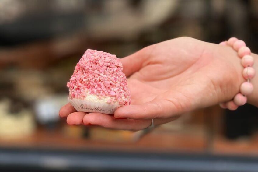 Unique Guided Walking Tour of Parisian Market with Tastings