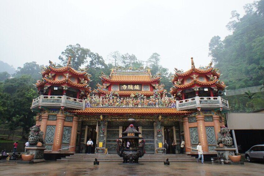 Fenqihu Old Street & Alishan | Exclusive Complimentary Day Tour