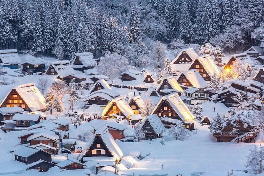 World Heritage Hida Takayama + Shirakawa-go Gassho Village