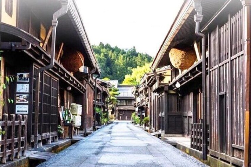 World Heritage Hida Takayama + Shirakawa-go Gassho Village