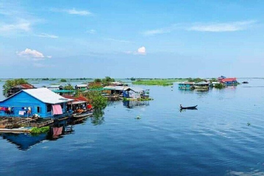 Angkor Nearby and Floating Village With Sunsets Tour