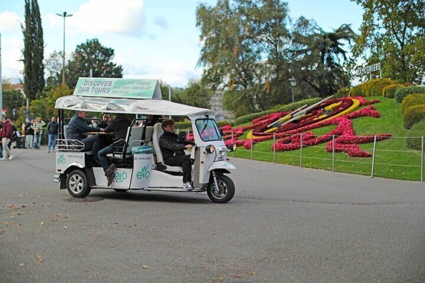 Private Guided Geneva 1 Hour TukTuk City Tour