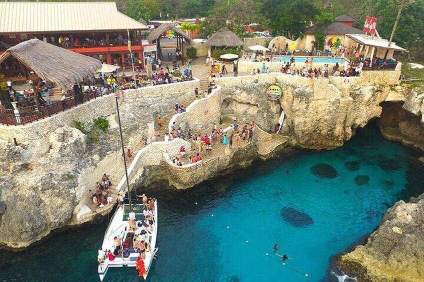 Private Margaritaville and Rick's Cafe Tour in Negril