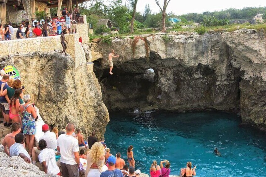 Private Margaritaville and Rick's Cafe Tour in Negril