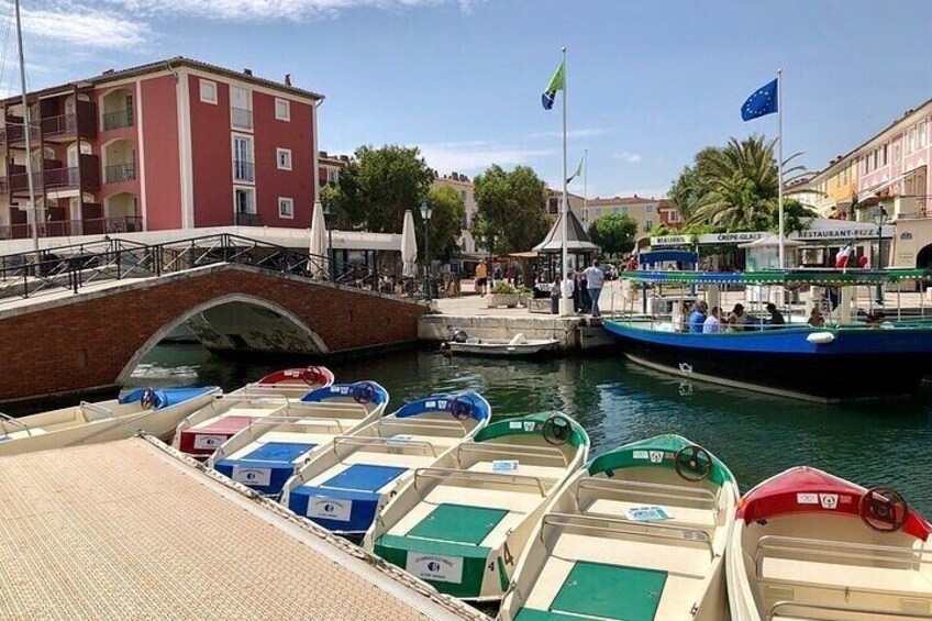 Grimaud iconic Village Private Tour and Cruise in Electric Boat