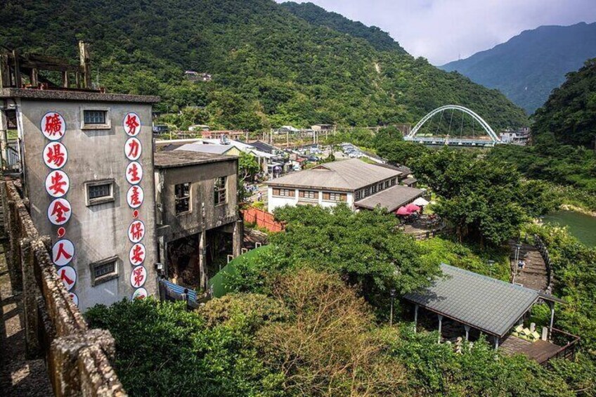 Houtong Cat Village, Shifen Sky Lantern, Jiufen Jiufen Day Tour