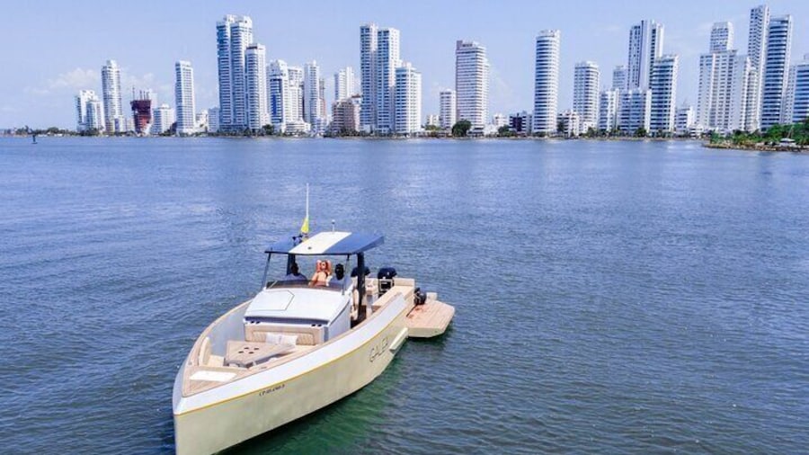 Private Yacht to Islas de Rosario up to 12 people