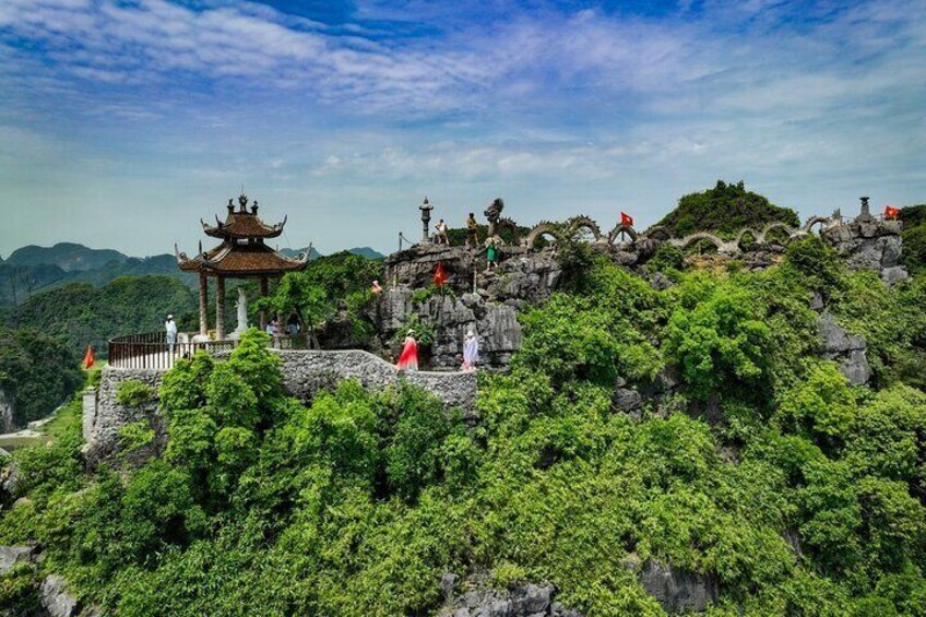Ninh Binh: Discover the Wonders of Bai Dinh, Mua Caves & Trang An