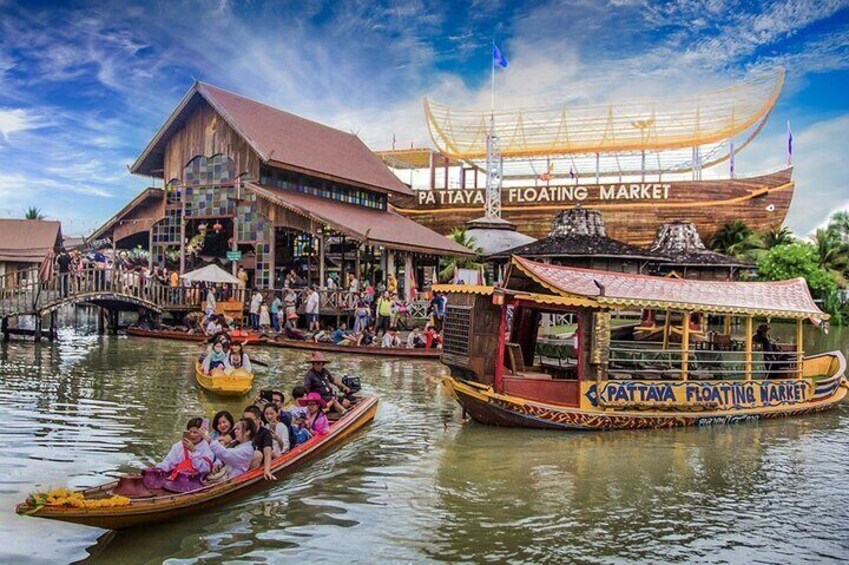 Pattaya Floating Market Ticket with 4 Regions Thai Culture