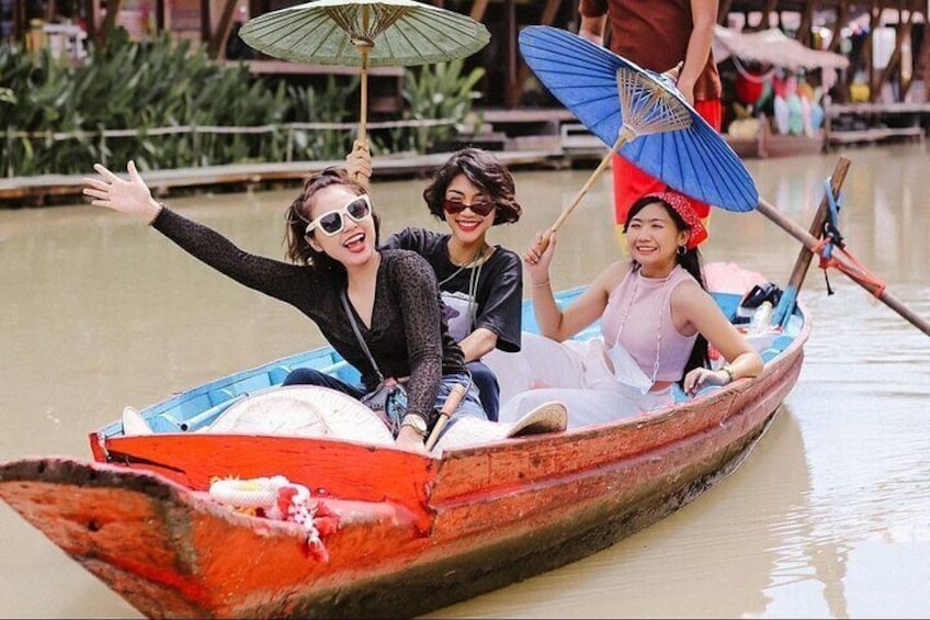 Pattaya Floating Market Ticket with 4 Regions Thai Culture