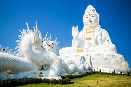 Chiang Rai White, Blue, Red Temples and Long Neck 1 Day Tour