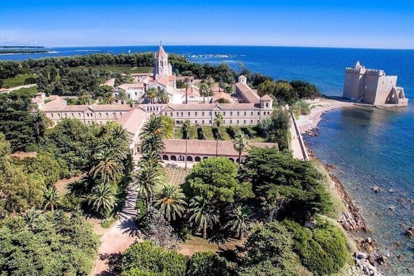 St Raphael Private Boat Tour Discovering an Iconic French Island