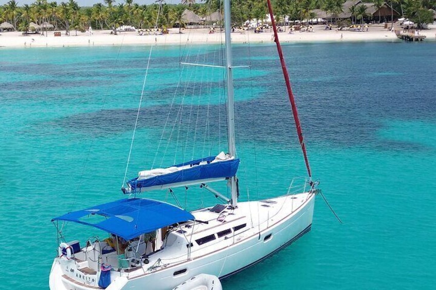 Private Luxury Sailing from Casa de Campo to Catalina Island