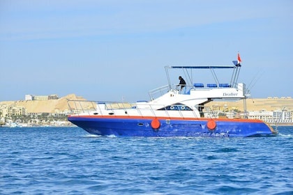 Private Luxury Boat to Dolphin House & Lunch & Transfer- Hurghada