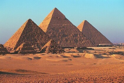 Great Pyramids and Saqqara 6 hours Private Tour