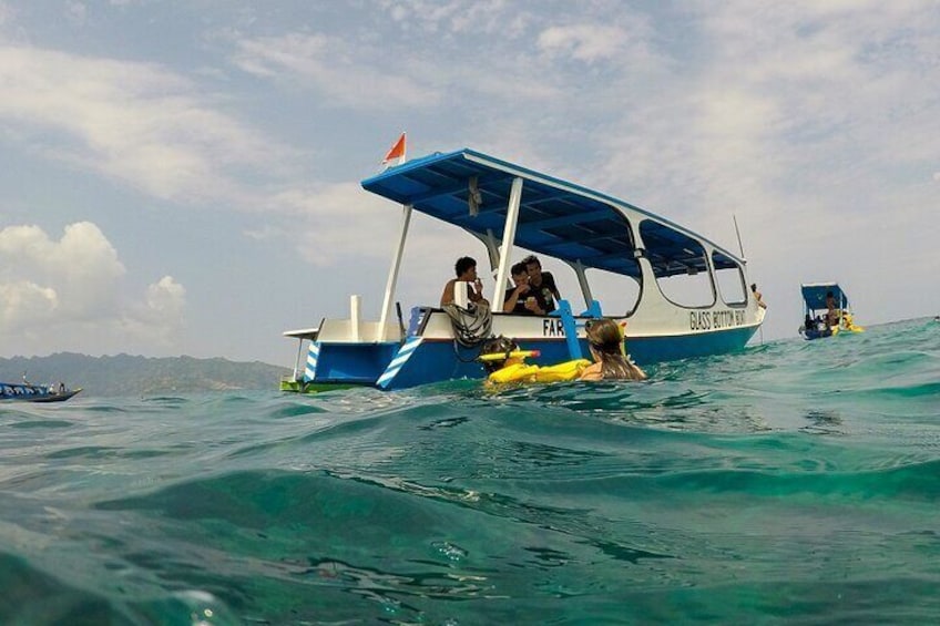 Private glass-bottom boat for small group