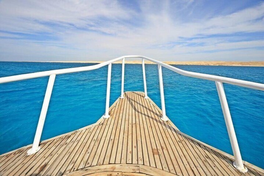 White Island and Ras Mohamed VIP Cruise Tour from Sharm el Sheikh