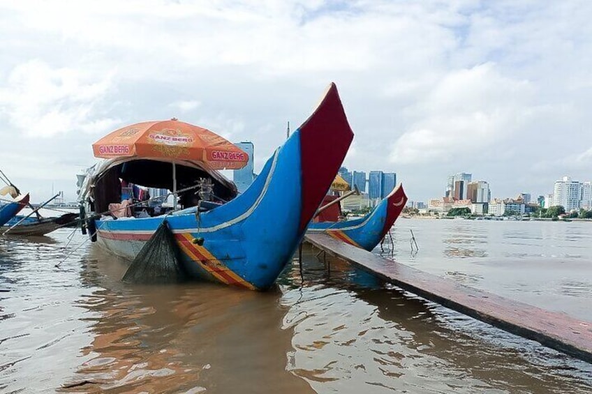 Phnom Penh Experience Bike Tour