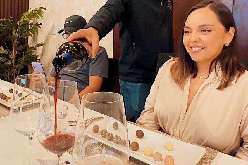 Interactive Wine and Chocolate Pairing Workshop in El Cielo Vinicola