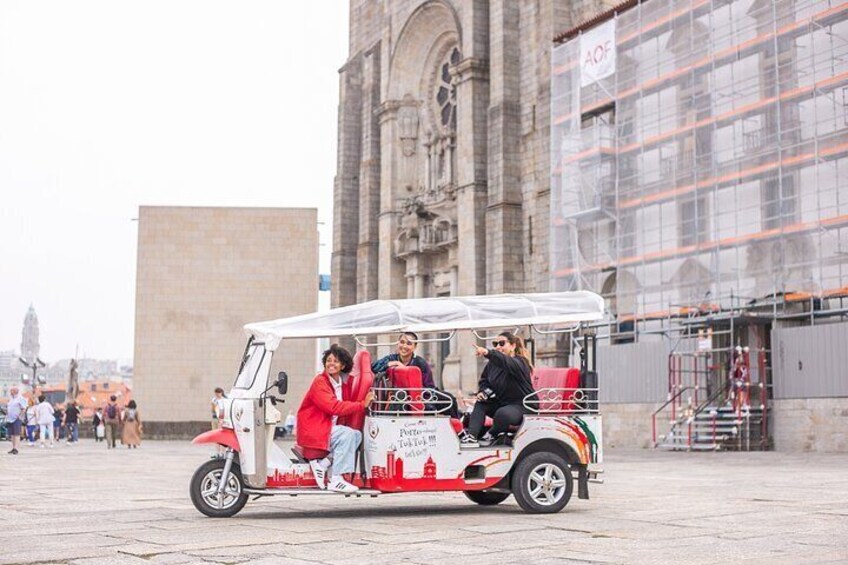 Porto: One Tour, a Thousand Stories on Tuk Tuk - 2 Hours 