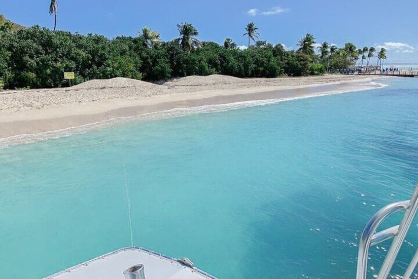 Discover Icacos: All-Inclusive Private Boat Tour from Fajardo