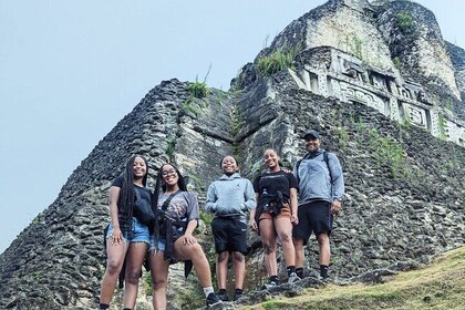 Private Tour to Xunantunich and Cave Tubing