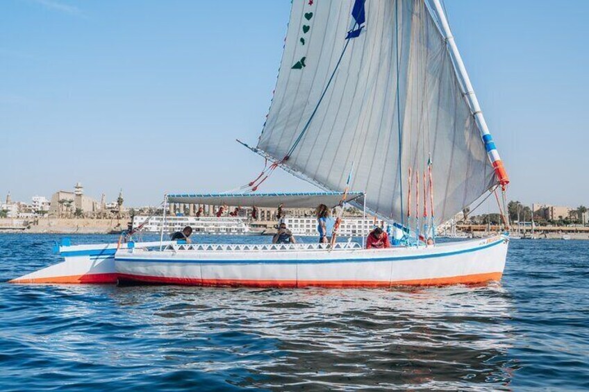 Luxor: Nile Felucca Cruise and Horse Carriage City Tour