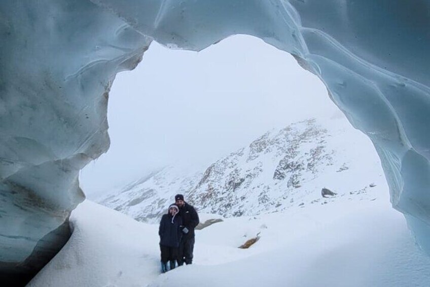 Premium Albino Eye Glacier Trekking For Small Groups