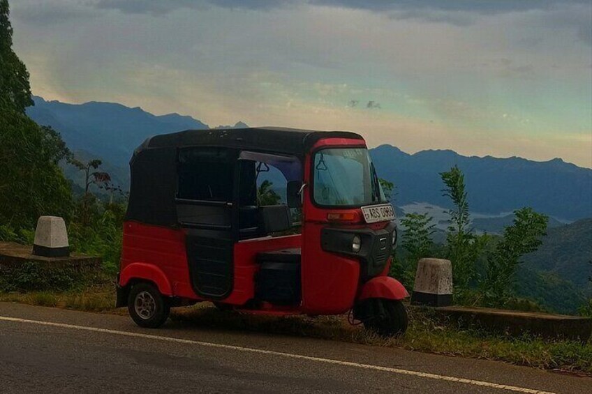 Nuwara Eliya City Tours with Tuktuk
