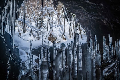 Noboribetsu: Snowshoe trip to Ice Caves