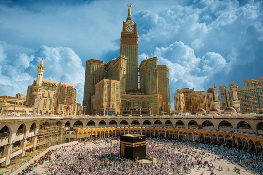 Explore the Sacred City with Makkah One Day City Tour