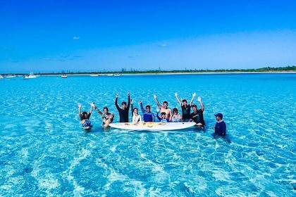 Catamaran Snorkel Adventure to El Cielo 和金錢酒吧海灘