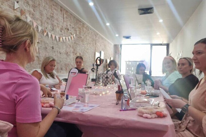 the makeup class set up