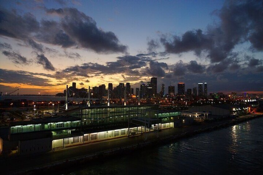 Miami Party Boat with Open Bar and Miami Skyline