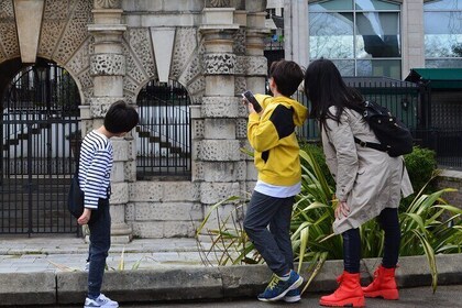 Tour autoguidato di Barcellona per bambini e famiglie in inglese