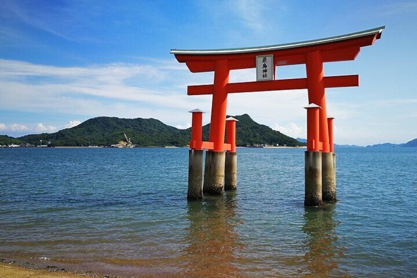 the World Heritage Site, Itsukushima Shrine.