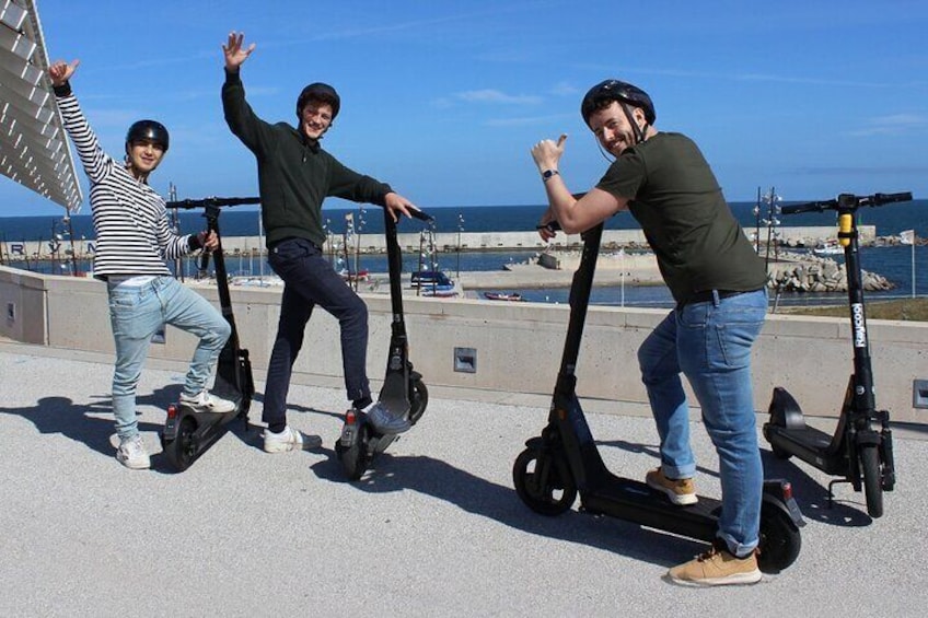 Electric skateboard tour of promenade and parks