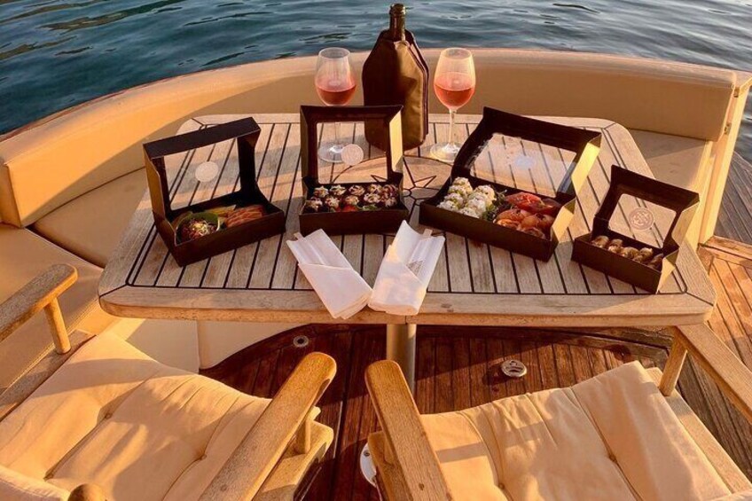 Private Boat Tour of Elba Island at Sunset with Aperitif