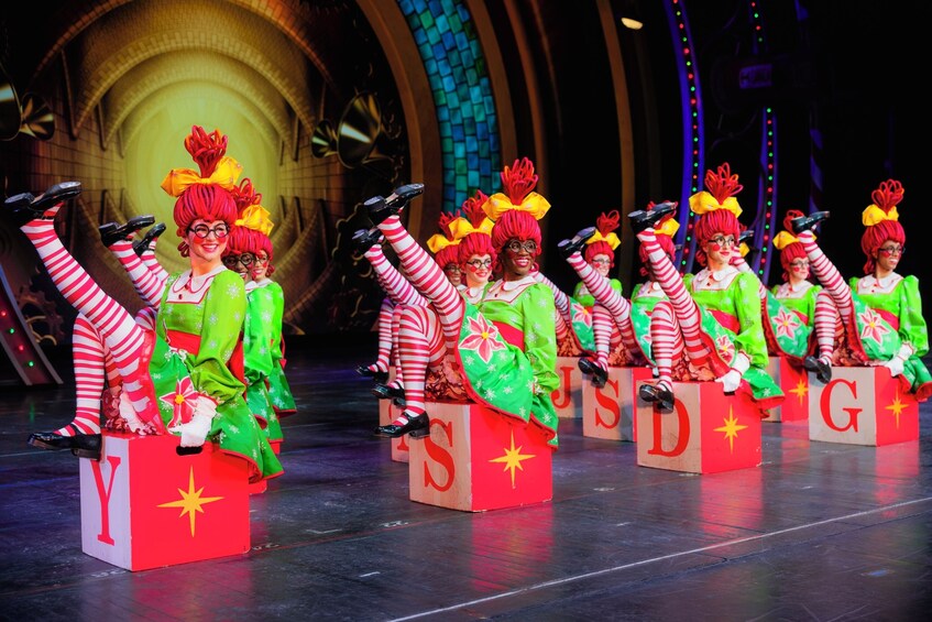 Radio City Christmas Spectacular Show + 60-min Statue