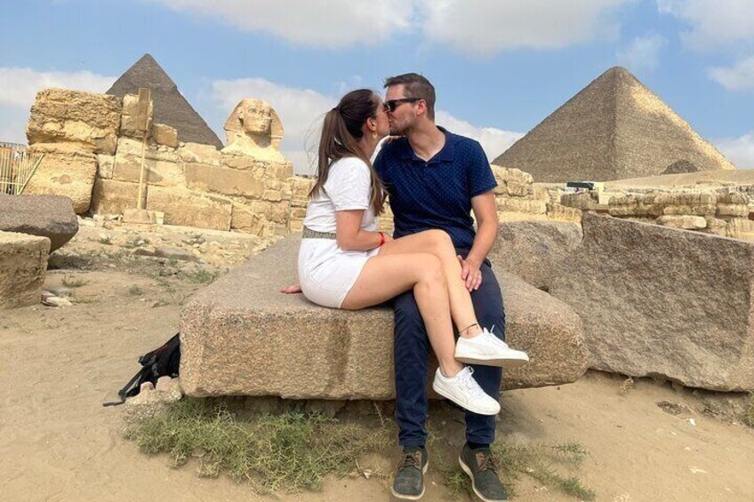 Luxurious Tour to Giza Pyramids, Khafre's Valley Temple & Sphinx