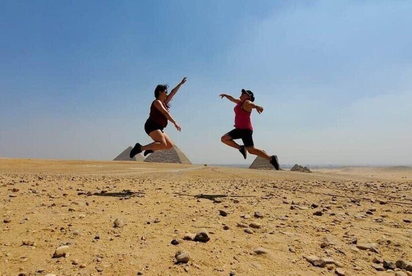 Luxurious Tour to Giza Pyramids, Khafre's Valley Temple & Sphinx